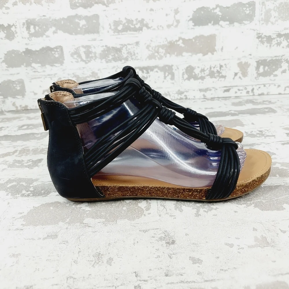 NEW Adam Tucker Neve Flat Strappy Women's Black Summer Sandals E350
